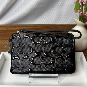 Coach Corner Zip Signature Patent Leather Wristlet NWT
